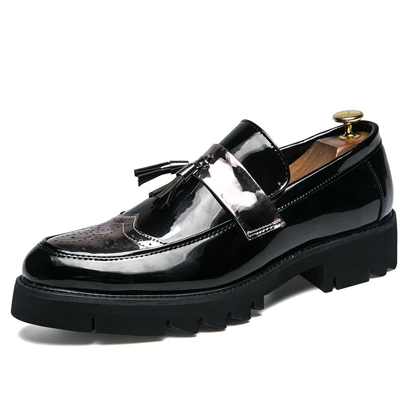 Men's British style casual leather shoes with foot covers and elevated leather shoes
