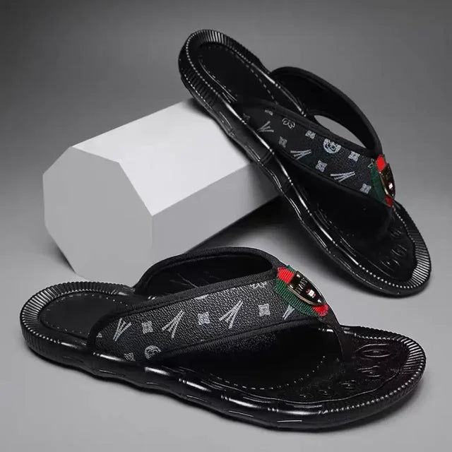Summer Slippers Men Flip Flops Beach Sandals Non-slip Casual Flat Shoes Slippers Indoor House Shoes for Men Outdoor Slides